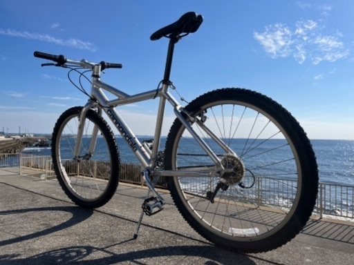 CANNONDALE超軽オールアルミ26㌅美品　ブランド車