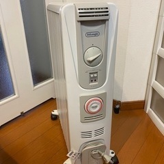 デロンギ　オイルヒーター　鉄筋10畳用