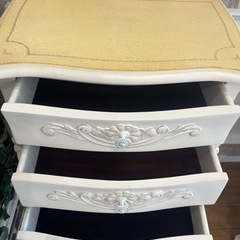 ホワイトチェスト 値下げしました