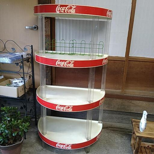 年代物、コカ・コーラ展示商品ステージ