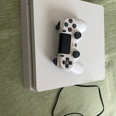 ps4 本体とコントローラーのみ