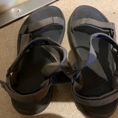 Teva サンダル