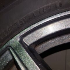 ブリヂストン　スタッドレスタイヤ（ホイル付き）