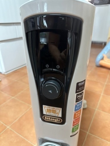 2022年12月購入DeLonghi デロンギ オイルヒーター RHJ65L0915 10〜13畳