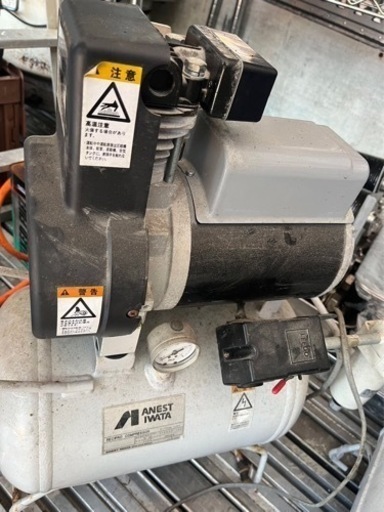 エアーコンプレッサー100V