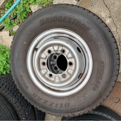 トラックタイヤホイール　スタッドレス6本セット