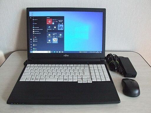 高速SSD240GB搭載 2017年 第六世代 Corei3-6100U 8GB　富士通 LIFEBOOK A576/PX　ノートパソコン （4101）