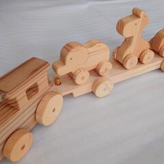 ➁木のおもちゃ　 木の動物機関車