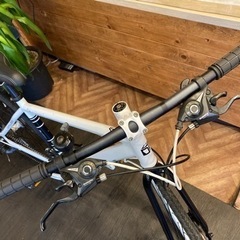 【取引中　前後タイヤ・後輪チューブ新品！ドッペルギャンガーD6ASPHACT】3×7速　700×28c クロスバイク　ホワイト×ブラック