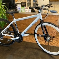 【取引中　前後タイヤ・後輪チューブ新品！ドッペルギャンガーD6ASPHACT】3×7速　700×28c クロスバイク　ホワイト×ブラック