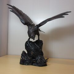 金属製　鳥の置き物　高さ約50cm 鷹 鷲 鳥　 置物 オブジェ...