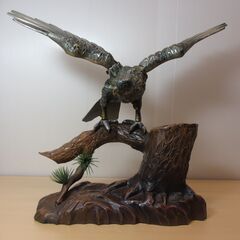 金属製　鳥の置き物　高さ約42cm 鷹 鷲 鳥　 置物 オブジェ...