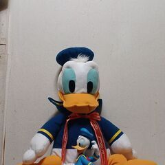 ディズニー　ドナルドダック特大ぬいぐるみ&フィギアセット