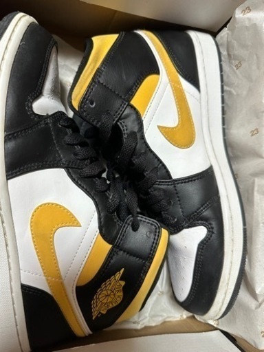 ジョーダン1 mid
