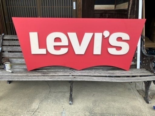 「Levi's」リーバイス社のビンテージ希少看板　中古