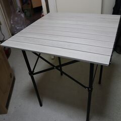 折り畳みテーブル　アウトドアテーブル