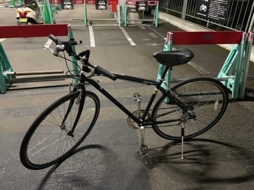 自転車　クロスバイク　ブラック