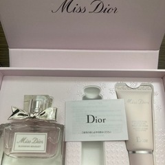 【お話中⠀】ミスディオールコフレ　Dior 香水　ハンドクリーム　