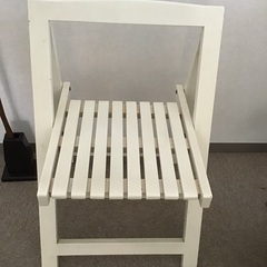 （中古）汚れのある白い木製椅子✖️2