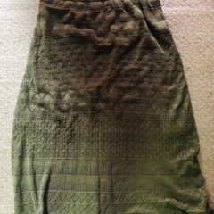 緑の長いスカート
