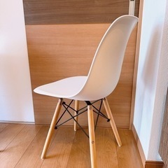 【取引中】ニトリ　北欧風シンプルシェル型チェア(椅子)　1脚