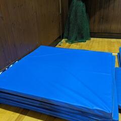 マット(運動用)1.5m×1.5m ×36枚 他ニックなど色々