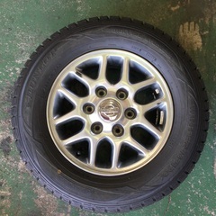ニッサン　15インチスタッドレスタイヤホイール6穴　4本セット215/65R15