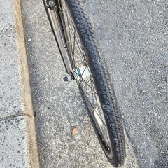 💯💯　クロスバイク　２７インチ　ブリヂストン　シルバー　７変速　自動ライト　付き　カギ　付き　配達可能