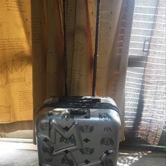 CASTELBAJACのスーツケース