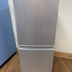 I682 🌈 SHARP 冷蔵庫 (137L) 2ドア ⭐ 動作確認済 ⭐ クリーニング済