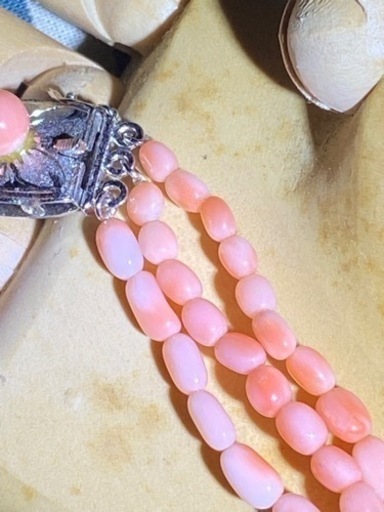 希少価値あり　ピンク珊瑚の3連ネックレス63cm×3（留め金およそ1cmまで含む）　留め金は、シルバー