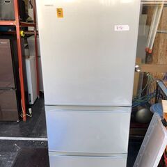 ☆中古￥34,800！TOSHIBA 330㍑3ドア冷蔵庫 家電 2018年製 GR-M33S(S)