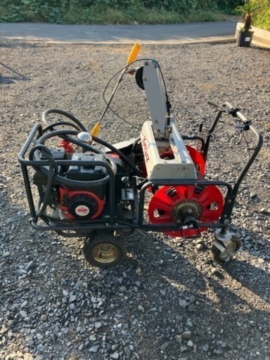 エンジン噴霧器。自走式。洗車もできちゃうくらいのパワー。