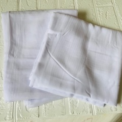 布　カーテン　透け感あり　新品未使用　２つセット　大きめ