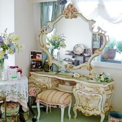 イタリア製アンティーク ドレッサー・鏡・スツールセット 値下げしました