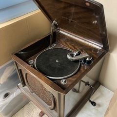 1938年頃のコロンビア製の蓄音機