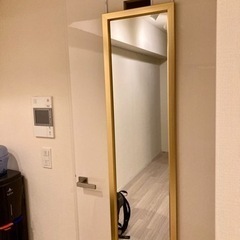 ドアに引っ掛けられる全身鏡