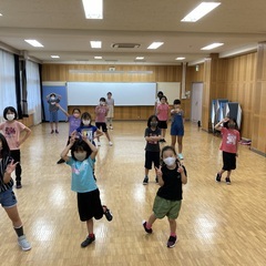 箕面市立第四中学校内でレッスン中。Mcrew Dance ...