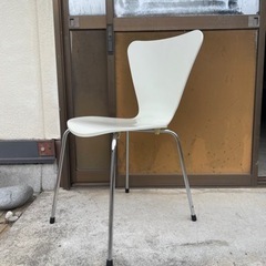 【決まりました】椅子2脚 ホワイト チェアー 