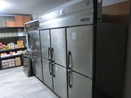 業務用冷凍庫　1644リットル、６扉　稼働品　３相２００V、723Ｗ、