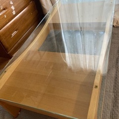 ガラス天板ローテーブル　無料