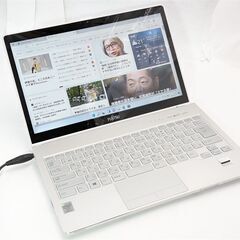 【ネット決済・配送可】送料無料 新品SSD 中古美品 13.3型...