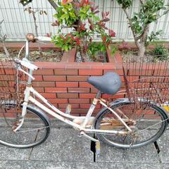 値下げ(chariyoshy出品)24インチ自転車ホワイト　カゴ2個付