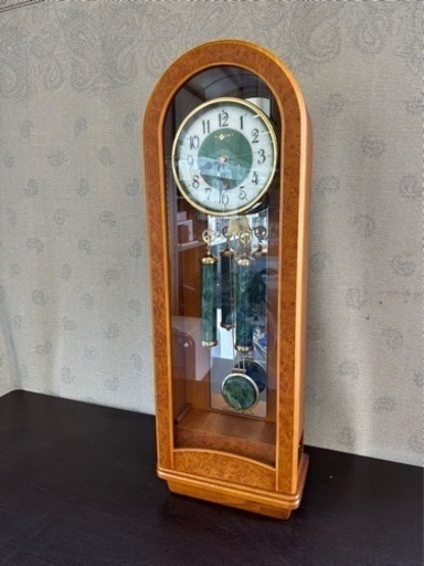 RHYTHM radio controlled VIVANT 電波時計  メローディー6曲 振り子 鏡付き 掛け時計 ヴィバーン ヴィヴァン