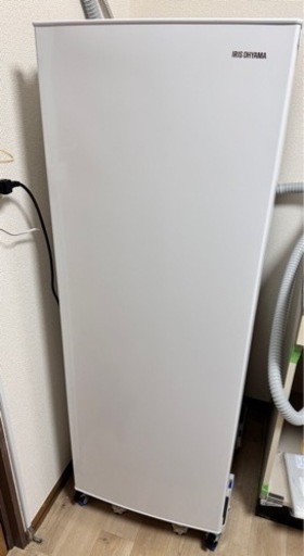 アイリスオーヤマ 冷凍庫 142L ファン式 自動霜取り IUSN-14A-W ホワイト