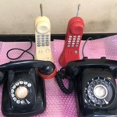 古い電話（黒電話)