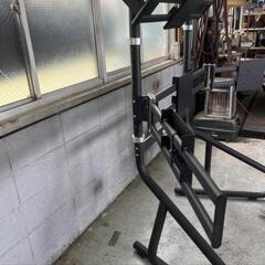 トリプルモニターフロアスタンド 32-45 インチ対応 TM-B5-37-KIT TM-4MOUNT 2点セットTRAK RACER テレビ スタンド 大画面 シム レース 車