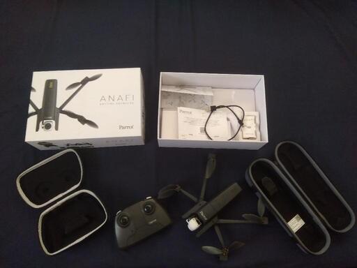 【値下げ　70000円→65000円　特典付き　国内正規品】Parrot ANAFI ドローン