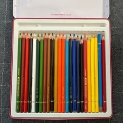 【中古】水で溶ける全芯色鉛筆24色、水彩色鉛筆24色、デッサン人形