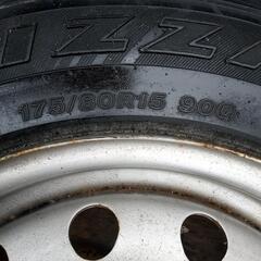 スタッドレスタイヤ　175/80R15  900